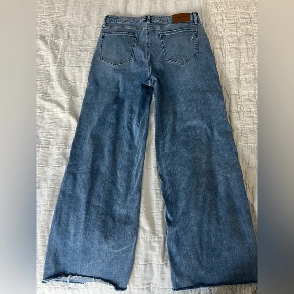 Carly Jean Los Angeles Laurel Jeans - Picture 2 of 4